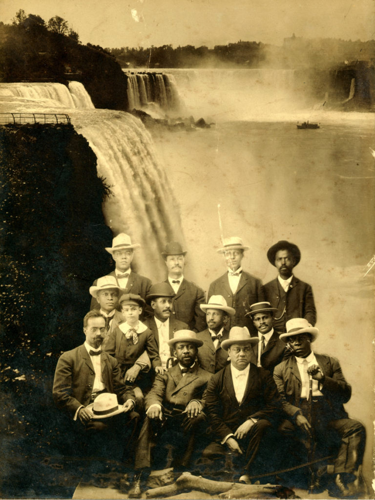 An old photo of people in the Niagara movement